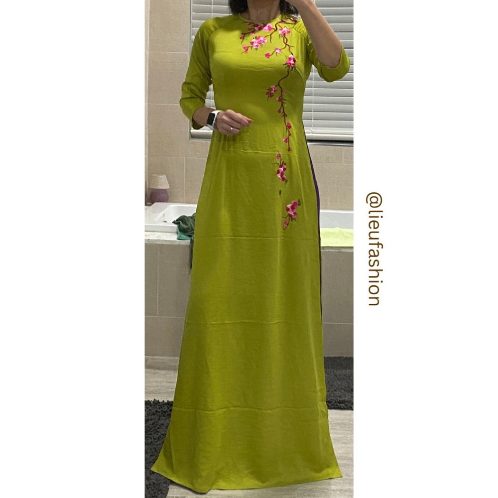 🧧 Vietnamese Traditional Dress (Áo Dài)